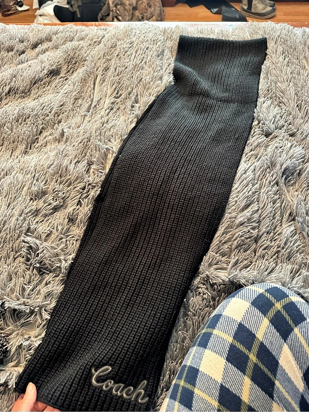 Coach Ribbed Script Logo Scarf Black Style 79816 - Picture 2 of 5